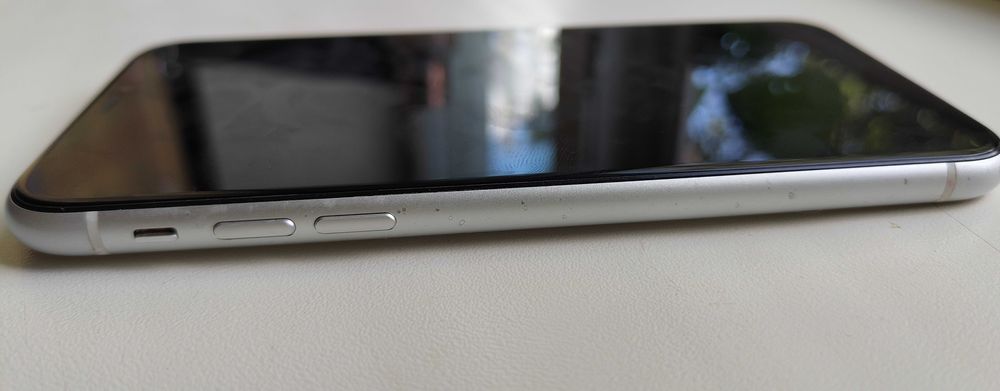 iPhone XR 64gb white