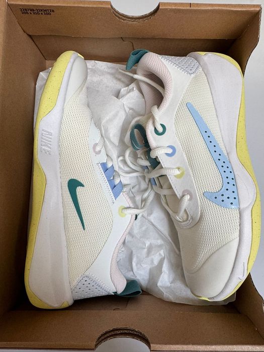 Nowe sneakersy Nike Omni Multi-Court GS białe beżowe 35,5