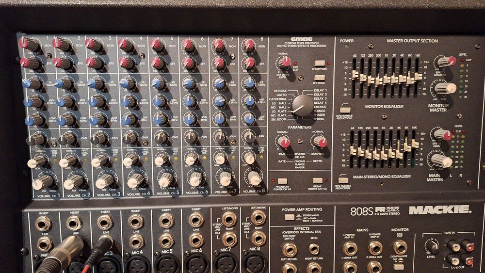 Powermixer Mackie 808s