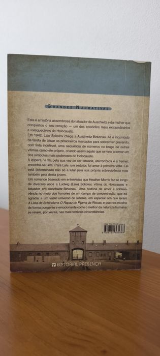 Livro "O Tatuador de Auschwitz"