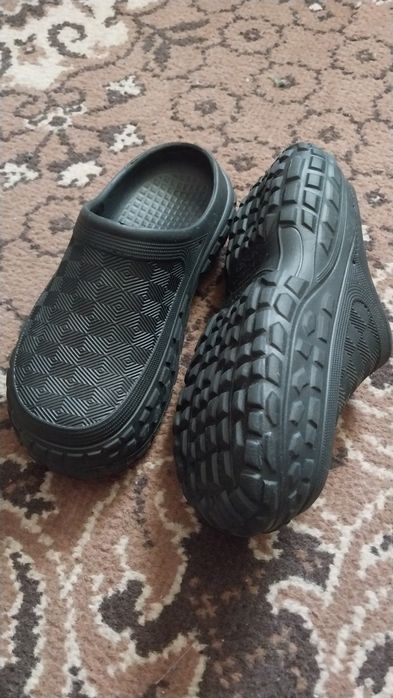 Кросівки 36.   .