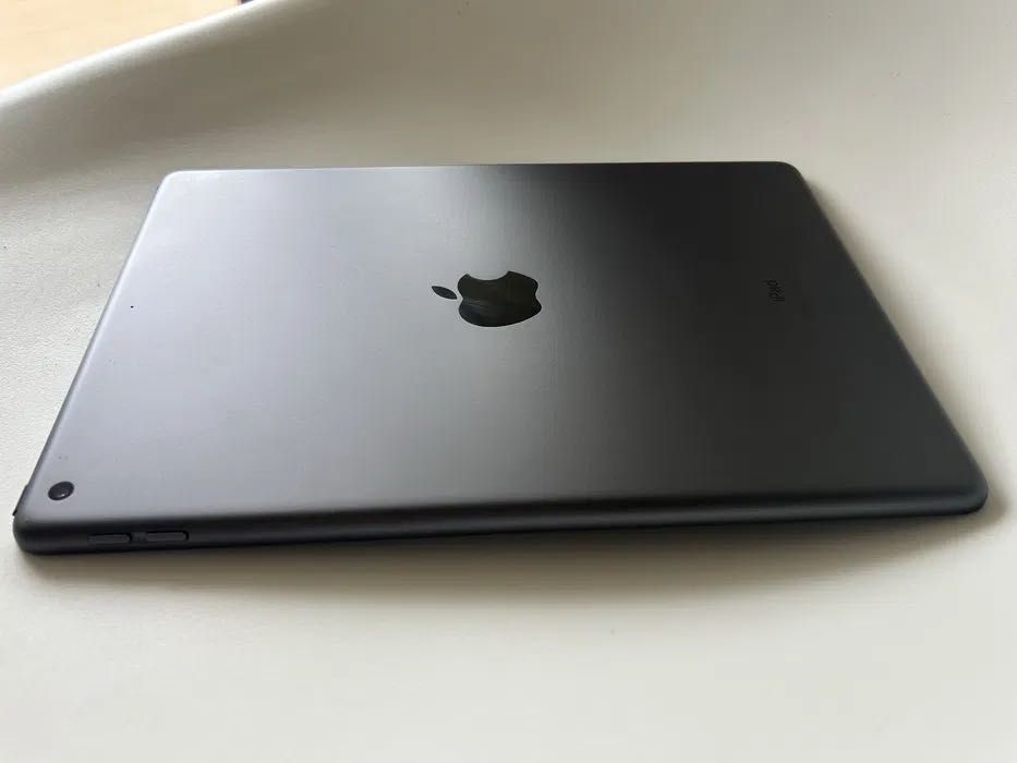 Ipad 8th 32gb + Apple Pencil + якісний чохол - оригінал, neverlock