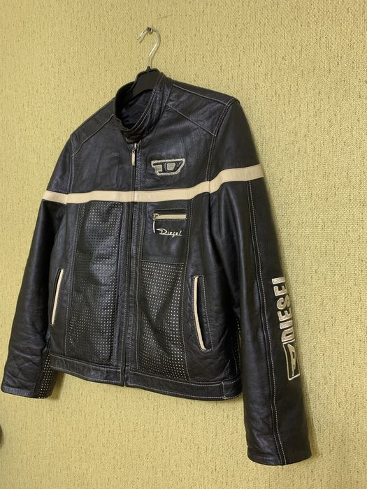 Шкіряна куртка Diesel розмір M