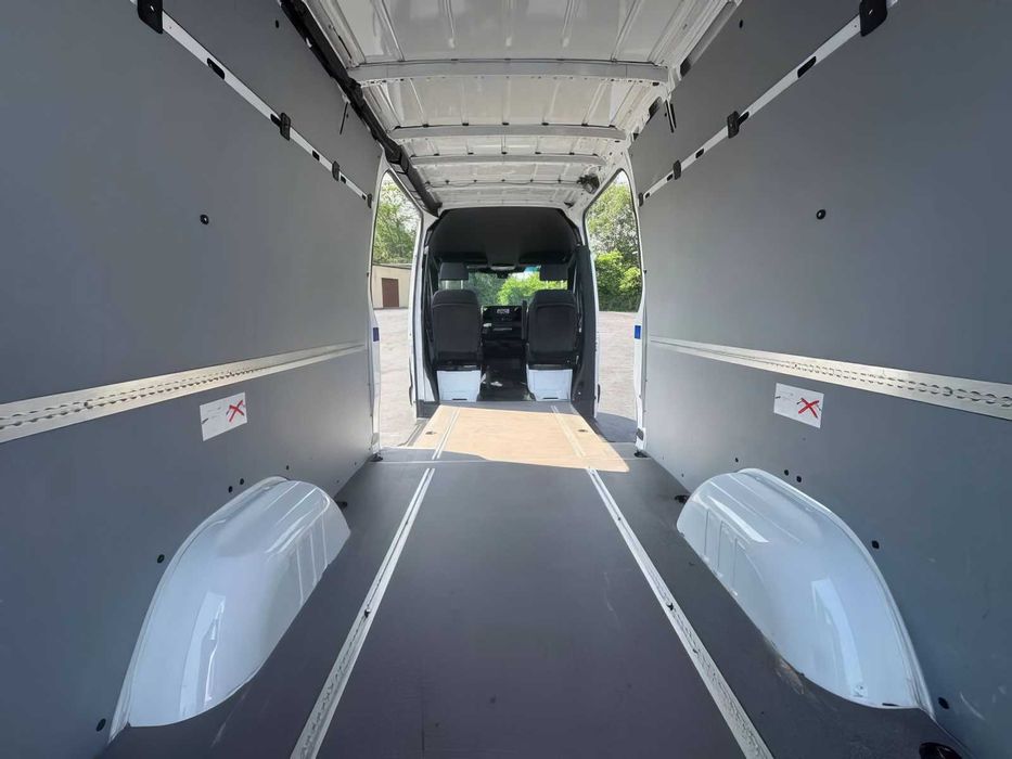 Mercedes-Benz Sprinter      2023