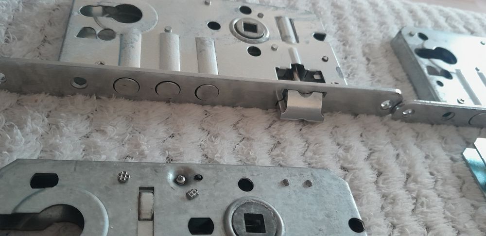 Zamki cena za 4 sztuki