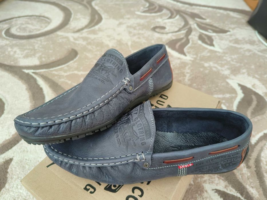 Продам нові мокасини з натуральної шкіри Levi's
