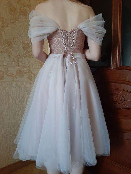 Святкова сукня , на випускний