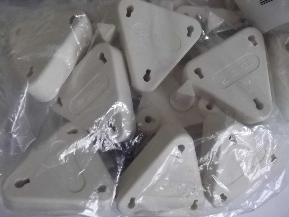 Fechaduras  Seifel triangulares especiais para portas de caixas de gás