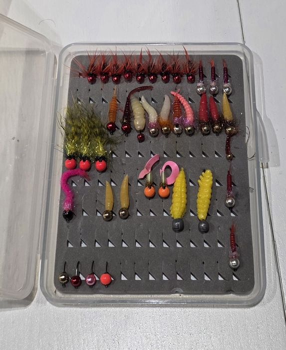 Zestawy przynęt oraz rzeczy wędkarskie