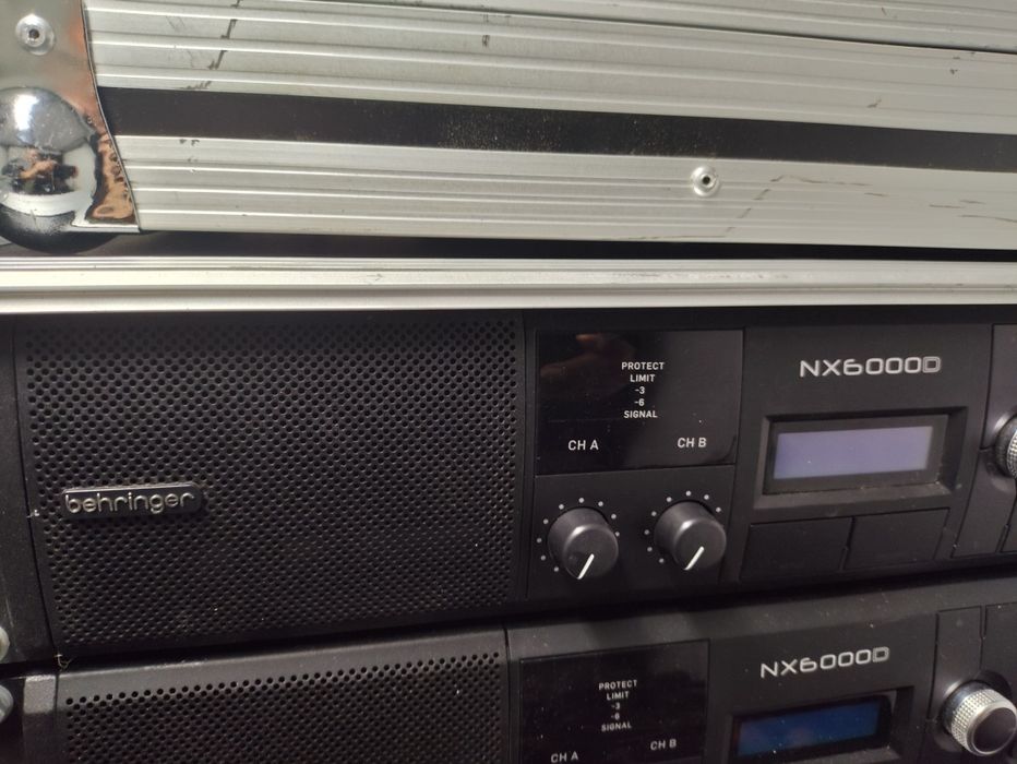 Amplificador Behringer NX6000D
