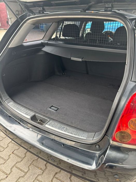 Toyota Avensis Auto sprawne ważne opłaty