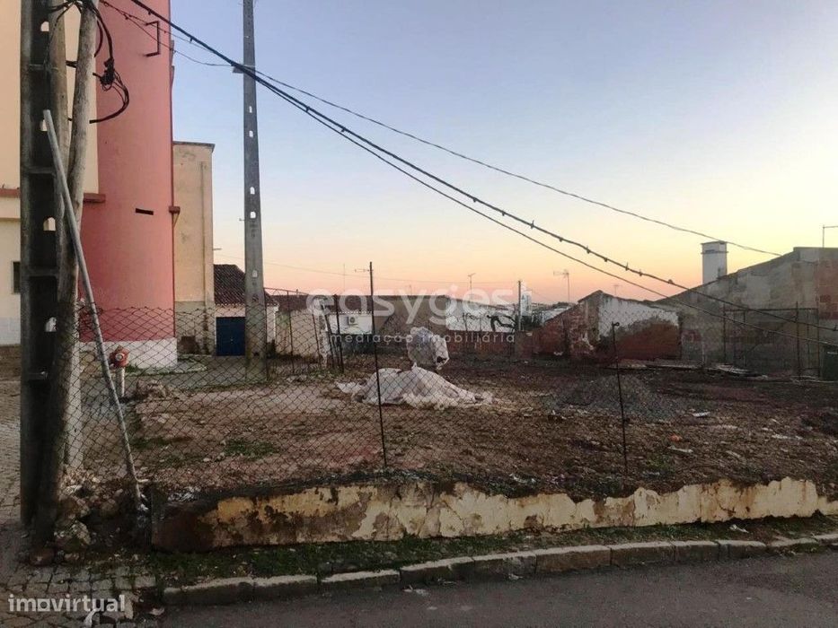Moradia para recuperar no centro de Salvada com 356 m2 — Salvada E Quintos, Beja
