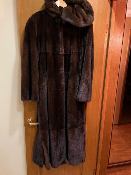 Шуба з норки коричнева