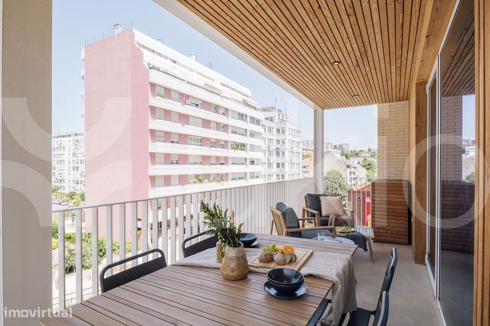 Apartamento T2 com terraço na Praça de Espanha - Sete Rios