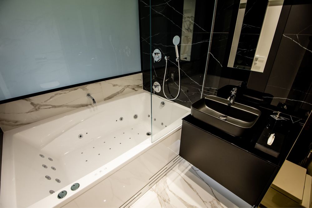 Jacuzzi Jacuzzi Jacuzzi