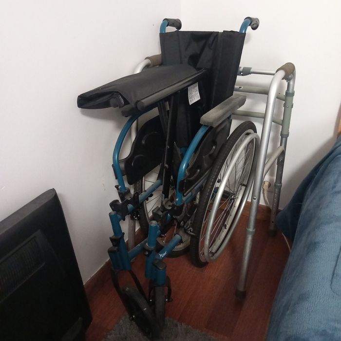 Cama articulada nova sem uso com colchão