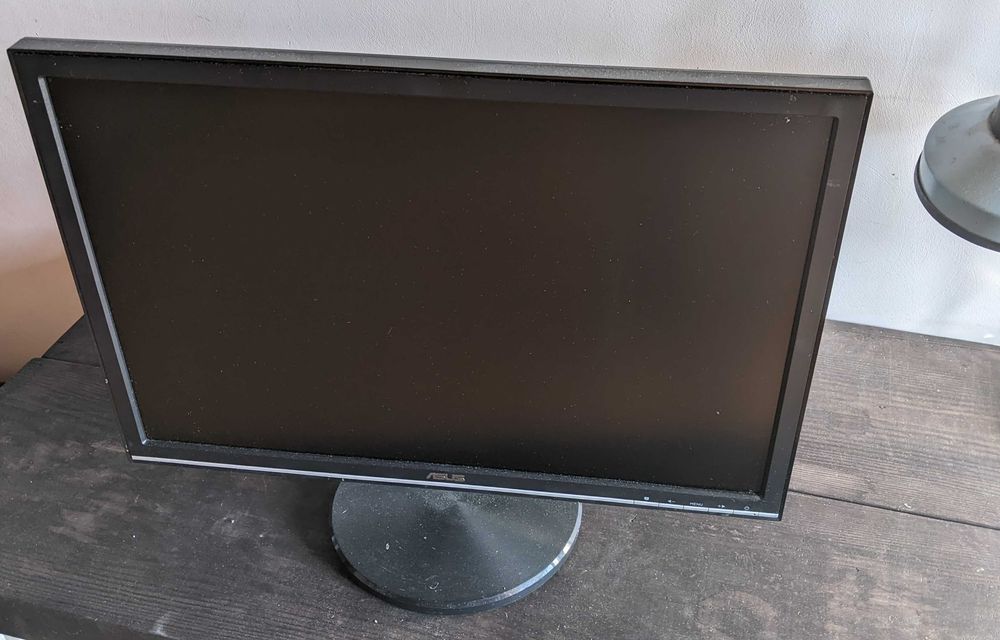 Asus VW225N 22 cale, sprawny, mało używany