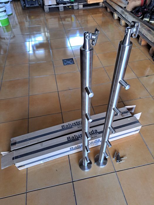 Słupek do balustrady stal nierdzewna mat 105cm na 5 rurek 1050 INOX