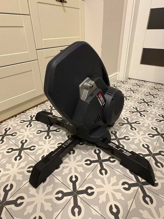 Trenażer rowerowy Elite Direto X z pomiarem mocy (smart trainer)