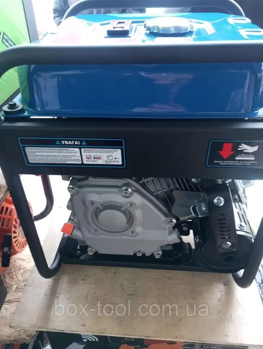 Бензиновий инверторный генератор EnerSol 3300Вт
Чехия Бензогенератор Э