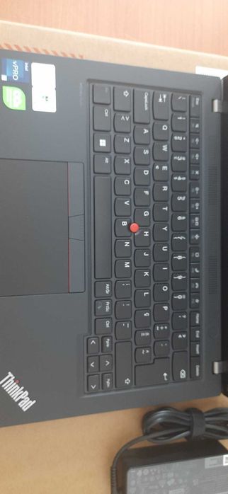 Portátil / Labtop Lenovo T14 Gen5 | 14,1"-IPS | Intel Ultra 5-125u | 16G/32G DDr5 | NVMe512G |M| W11