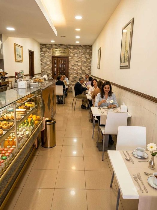 Trespasse/Venda: Café Pronto a Funcionar na Rua de Santa Catarina!