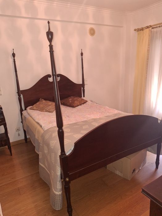 Cama Vintage em Mogno