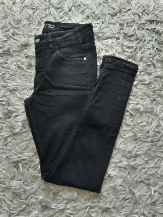 Spodnie jeansy Cropp r. 28