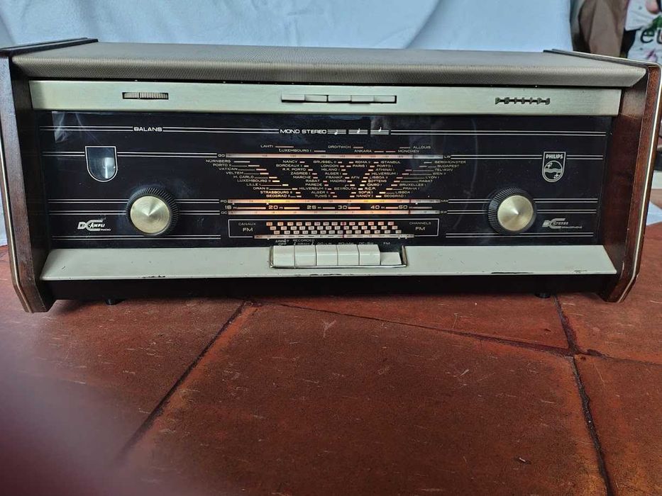 Radio Philips antigo modelo Bi Ampli Stereo