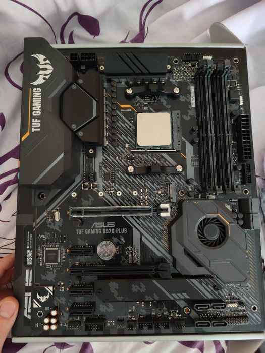 Продам материнскую плату asus tuf gaming x570-plus