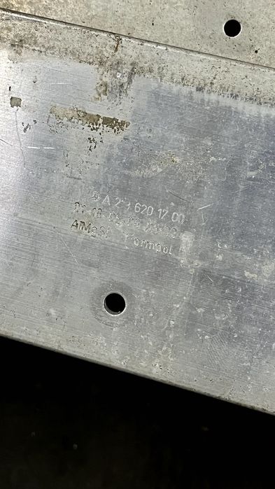 Телевізор установочна панель на Mercedes W253