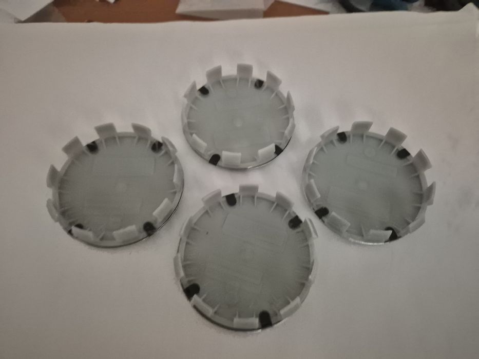 dekielki kołpaki do bmw średnicy 68/64mm czrno- białe