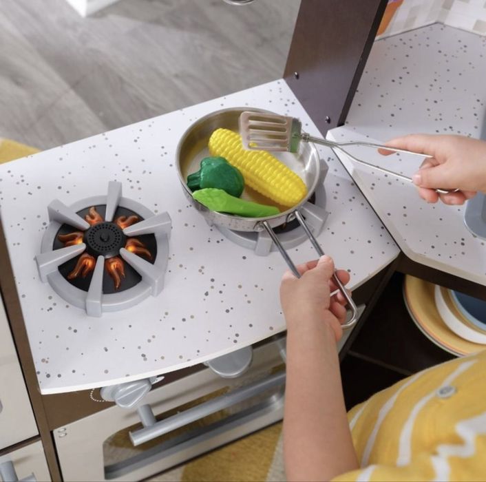 Кухня Kidcraft Ultimate Corner Play з підсвіткою+звуковими ефектами