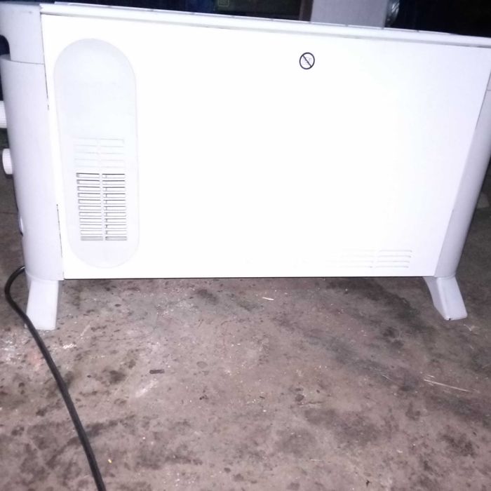 Grzejnik konwektorowy z dmuchawą 2000 Wat z programatorem czasowym