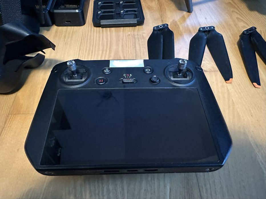 Dji mavic 3 combo z rc pro