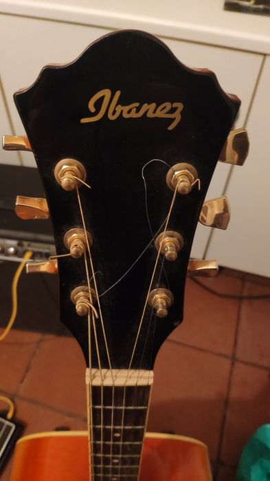 Semi-Acústica Ibanez