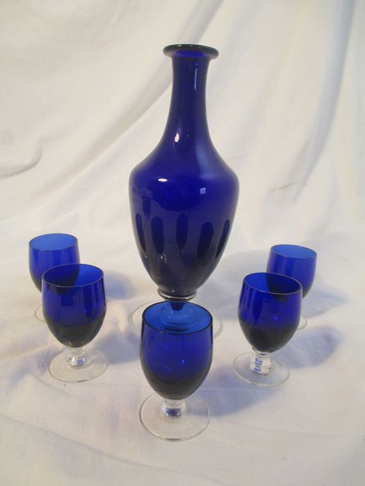 Conjunto de servir licores em azul cobalto