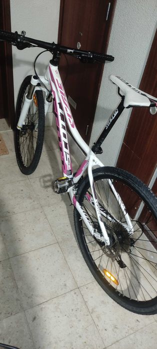 Bicicleta SCOOT Scale 730