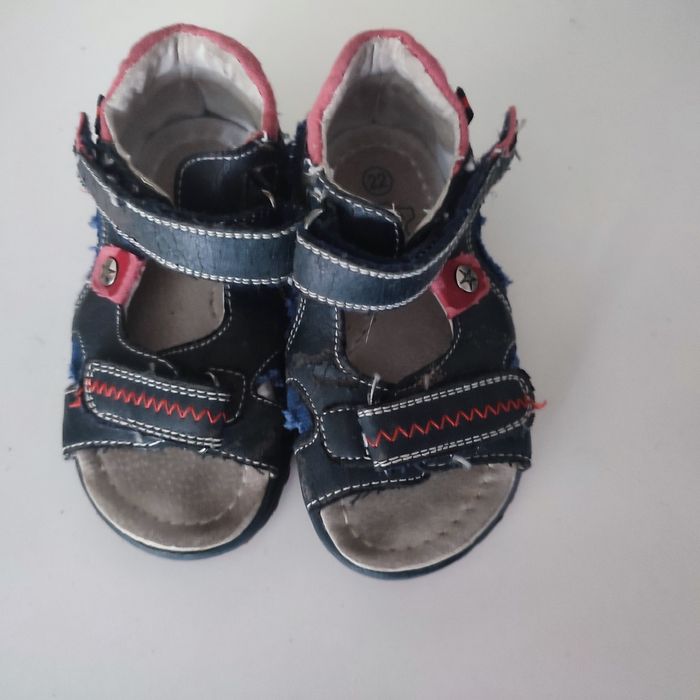 Buty sandalki ze skóry rozm.22