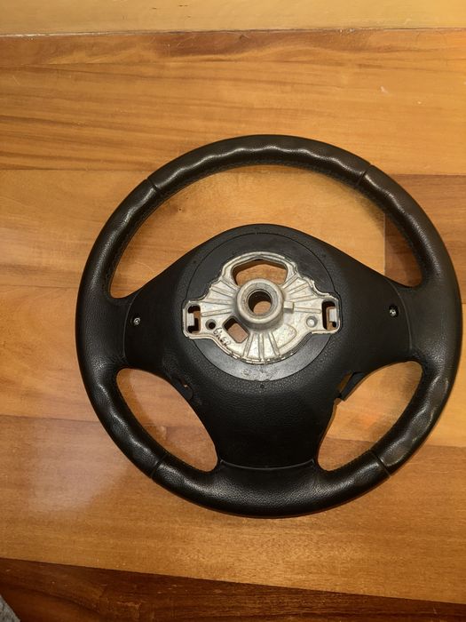 Volante BMW rasgado