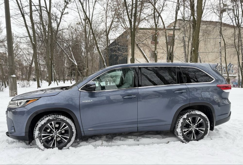 Toyota Highlander Hybrid 2018 року