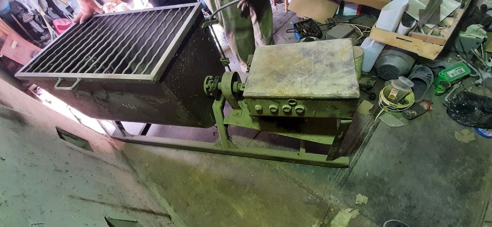 Бетоно мешалка шнековая