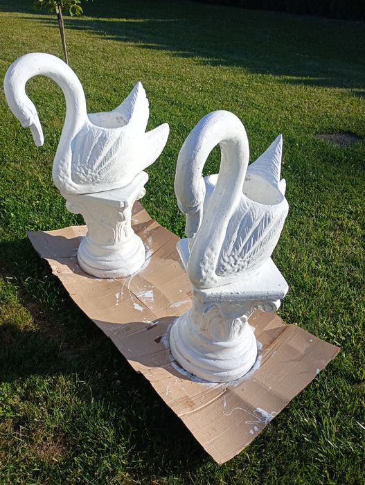 Donice betonowe (łabędzie)