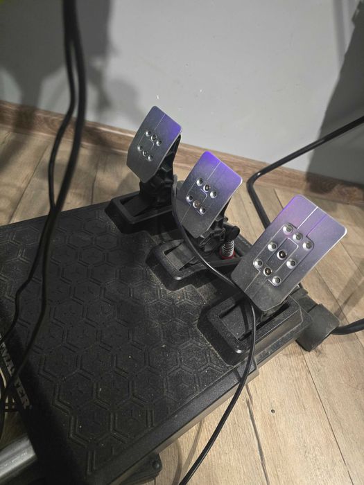 Thrustmaster t248 jak nowa