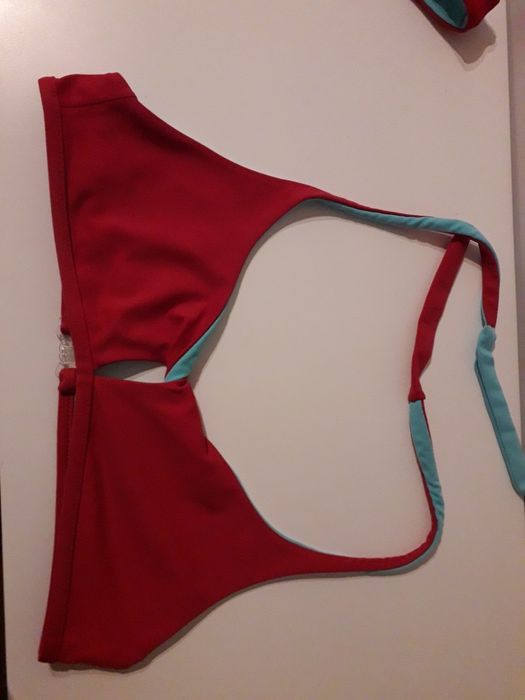 Biquini reversível rosa e azul claro