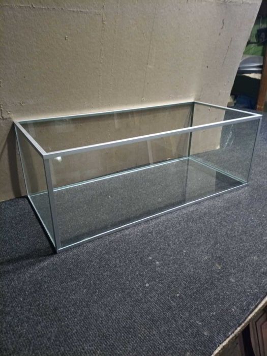 Террариум, аквариум изготовлю