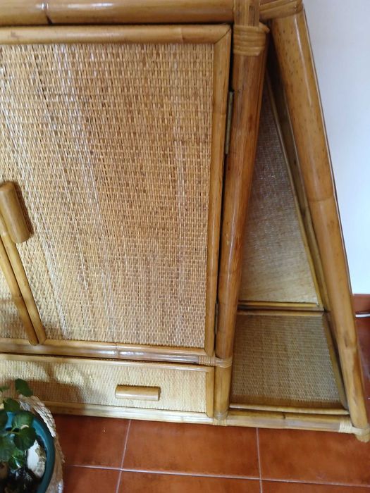 Movel em Bambu,claro, ver descrição