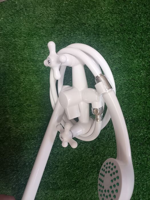 СУПЕР ПРЕДЛОЖЕНИЕ!Смеситель/змішувач/кран для ванны  пластиковый белый