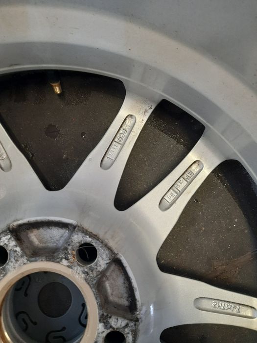 (0113) Felgi 17" 5x114,3 ET 49 7j - Hyundai