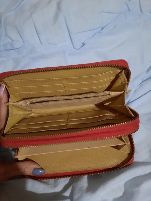 Продам лаковый кошелёк